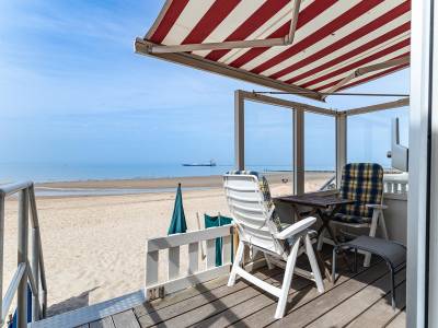 Slaapstrandhuisje met uitzicht op zee in Dishoek I 126
