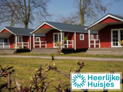Modern chalet voor 4 personen op kindvriendelijke boerderijcamping in Zuid-Limburg