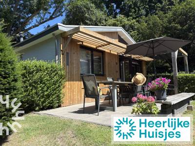 Vrijstaande gerenoveerde 4-persoons bungalow met tuin op loopafstand van bos en strand