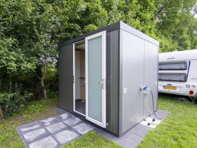 Comfortplaats met privé sanitair