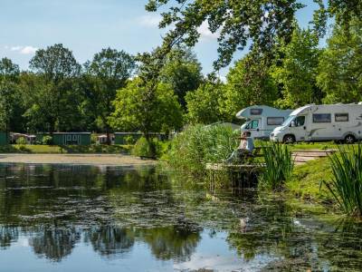 Camperplaats Comfort L aan het water