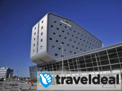 Hotel in de terminal van Eindhoven Airport met uitzicht op de luchthaven incl. ontbijt