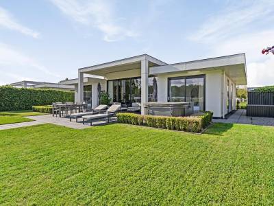 Bloem Nr. 315 | 6 pers. Jacuzzi