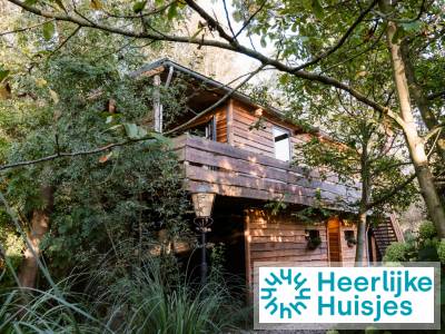 Unieke 2 persoons boomhut met sauna, buitendouche en buitenspa in Werkendam