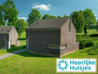 Vrijstaande bungalow voor 4-personen met toegankelijke indeling in mooi heuvellandschap