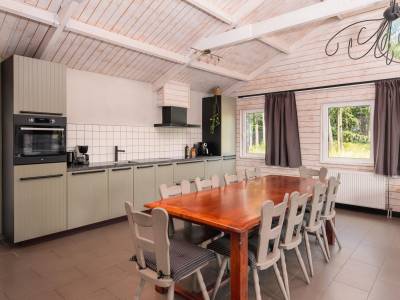 Familiehuis met Hottub & Sauna + trekkershutten | 18 Pers.