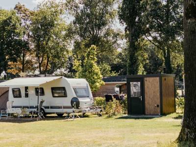 Kampeerplaats Comfort met privé sanitair