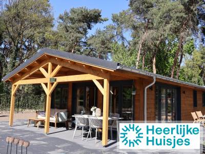 Luxe boshuisje, 4 personen, met privé wellness in Meijel