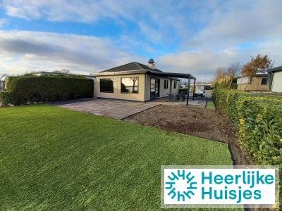 Vrijstaande moderne 6 persoons chalet op vakantiepark de Biesbosch bij Dordrecht