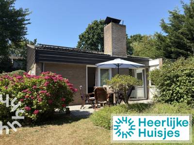 Een ruim 6-persoons vakantiehuis met zonnige tuin op 1,5 km van het strand in Oostkapelle