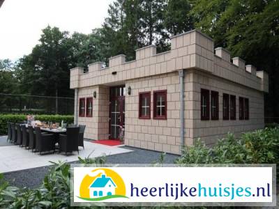 Gezellig 18 persoons kasteel, gelegen op vakantiepark midden in de bossen!