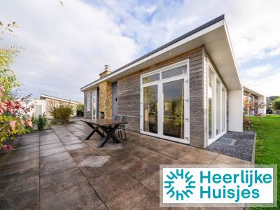 4 persoons chalet liggend aan vijver met Sunshower nabij Valkenburg