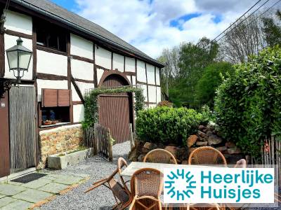Karakteristiek 6 persoons vakantiehuis met sauna en hottub in Durbuy