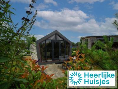 4 persoons Tiny House op park met wellness faciliteiten en geschikt voor watersport