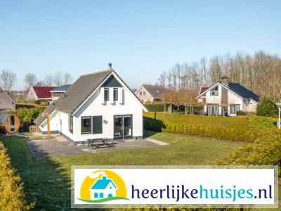 Comfortabel 6 persoons vakantiehuis met sauna, buitendouche en grote tuin in Friesland