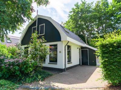 Koningshoeve Sauna & Jacuzzi 4 personen