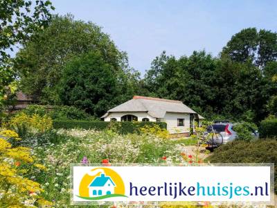 Charmant 6 persoons vakantiechalet op een boerderij bij Leiden in het Groene Hart.