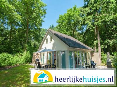 Comfortabel 8 persoons vakantiehuis, zeer ruim gelegen op vakantiepark in Friesland