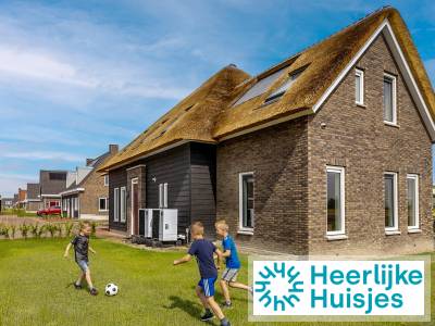 Comfortabele vakantiewoning voor 14-personen met loungeruimte en aanlegsteiger