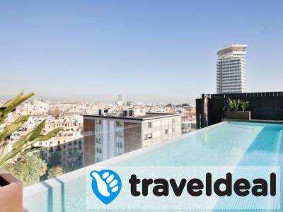 Stedentrip Barcelona + hotel op fantastische locatie met rooftop zwembad incl. vlucht en ontbijt