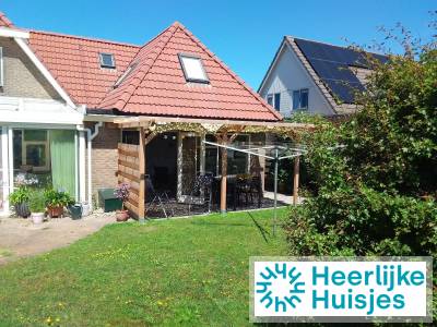 Rustiek 4-persoons vakantiehuis met terras, dichtbij het strand en de Schoorlse duinen