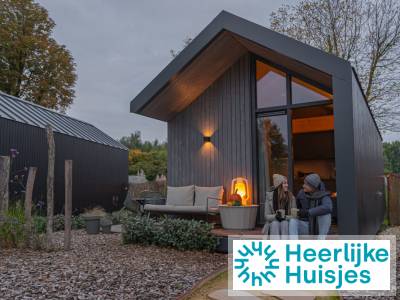Knus 2-persoons tiny house met hottub en airco op klein park nabij Maastricht