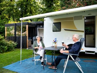 Comfortplaats met privé sanitair en buitenkeuken