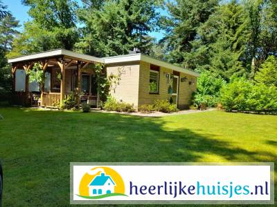 Comfortabele 4 persoons bungalow aan de bosrand op Bungalowpark Libra.