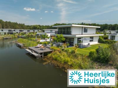 8 persoons vakantiehuis met een houtkachel en supplanken in Zeewolde