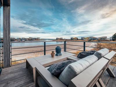 Villa 25 – Wild & Wood | Aan het strand met uitzicht over het water