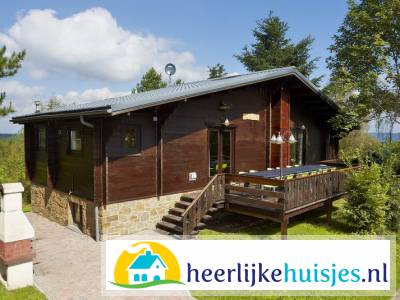 Groepsaccommodatie voor 14 personen met prachtig uitzicht en ontspanningsruimte met sauna.