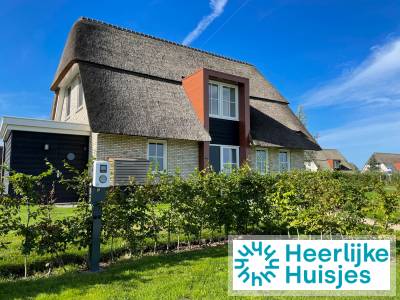 Luxe 10 persoons villa met Finse sauna aan het Tjeukemeer in Friesland