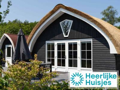 Moderne 6 persoons vakantiehuis gelegen aan het veld in de bossen nabij Giethoorn