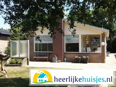 Vrijstaand 4 Persoons vakantiehuis op een familiepark in Callantsoog.
