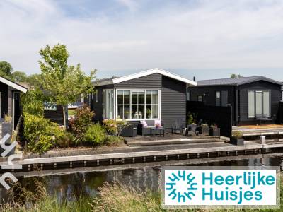 Heerlijk 4 persoons chalet aan het water gelegen