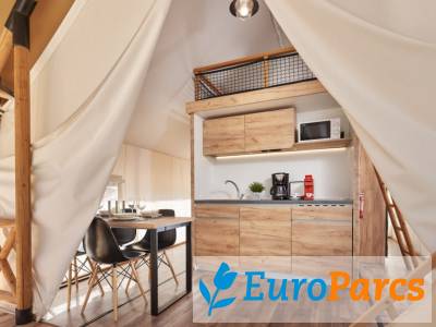 Glampingtent Lodge de Montagne Petite 4 - EuroParcs Gulperberg