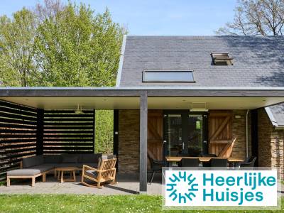 Bungalow met veranda voor 6 personen op resort met wellness en golfbaan vlakbij Maastricht