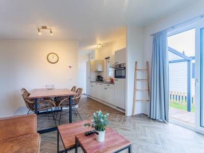 Chalet Schelp - Camping Duinhoeve Zeeland | omheind en licht | Maireweg 7