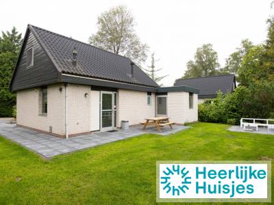 Vrijstaande bungalow 6 personen met sauna op kleinschalig vakantiepark in Noordwolde