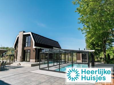 Ruime villa voor 12 personen met overdekt zwembad en hottub in Noord-Holland