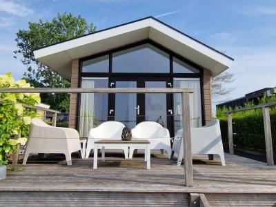 Pavilion Waterfront 4