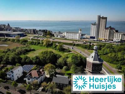 Unieke 8 persoons watertoren in Vlissingen op slechts 50m van het strand.