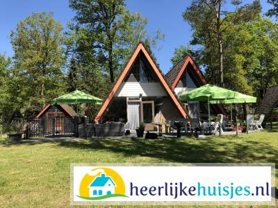 Geschakelde bungalows voor 8 personen gelegen op een vakantiepark in Limburg.