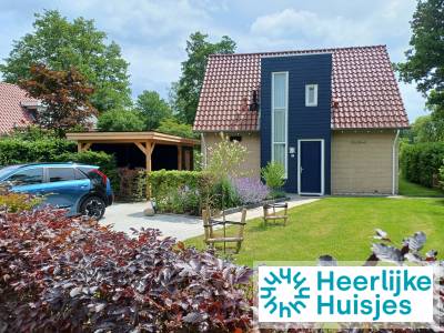 Vrijstaand 8 persoons vakantiehuis met sauna, gelegen aan het water in Westerbork